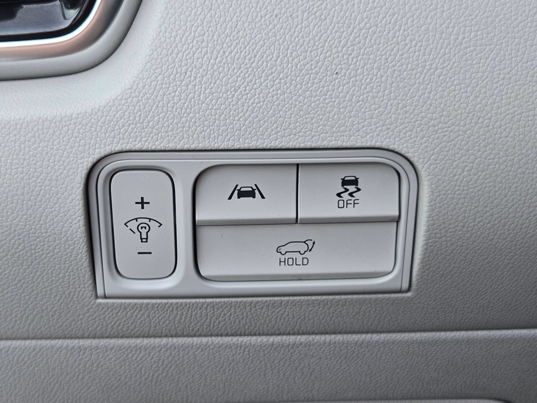 Used 2023 Glacial White Pearl Kia SX image 25
