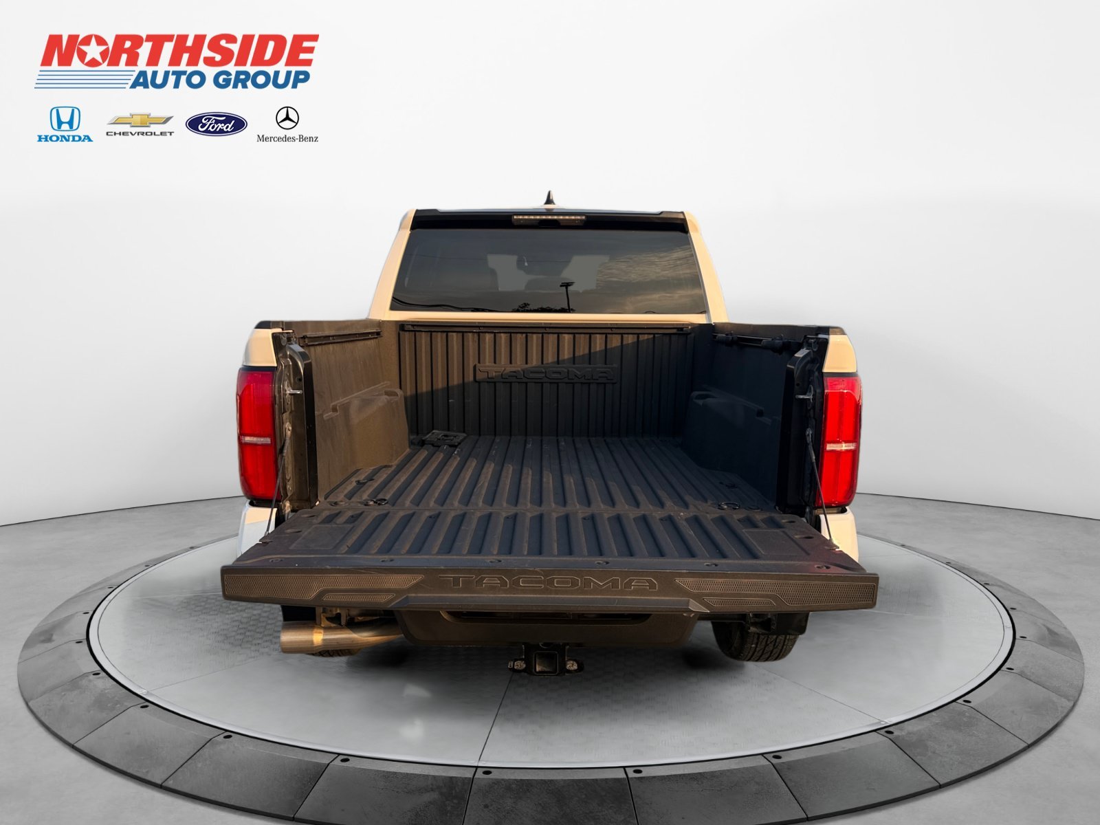 Used 2024 Ice Toyota SR5 image 19