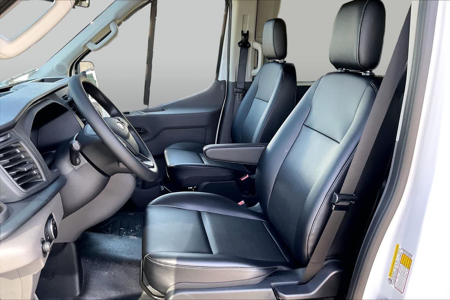 New 2026 Oxford White Ford Passenger Van XL image 7