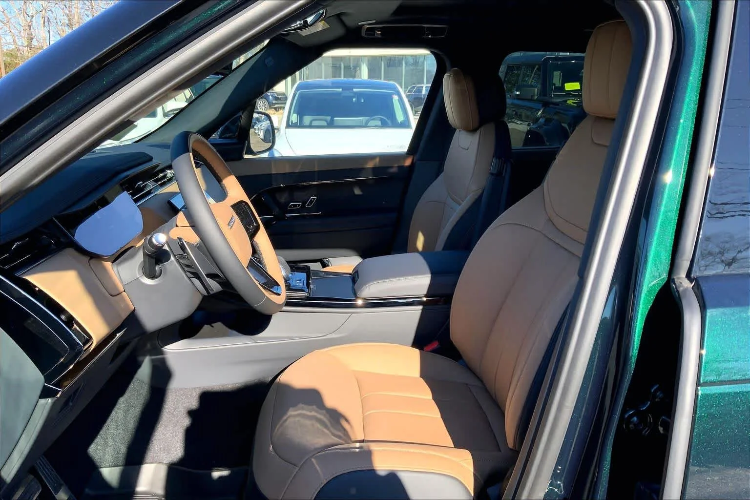 New 2026 British Racing Green Land Rover Dynamic SE image 13