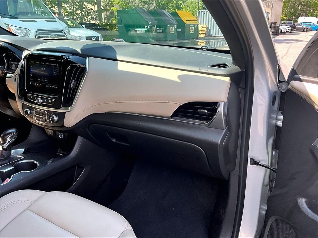 Used 2022 Silver Ice Metallic Chevrolet LT Leather image 13