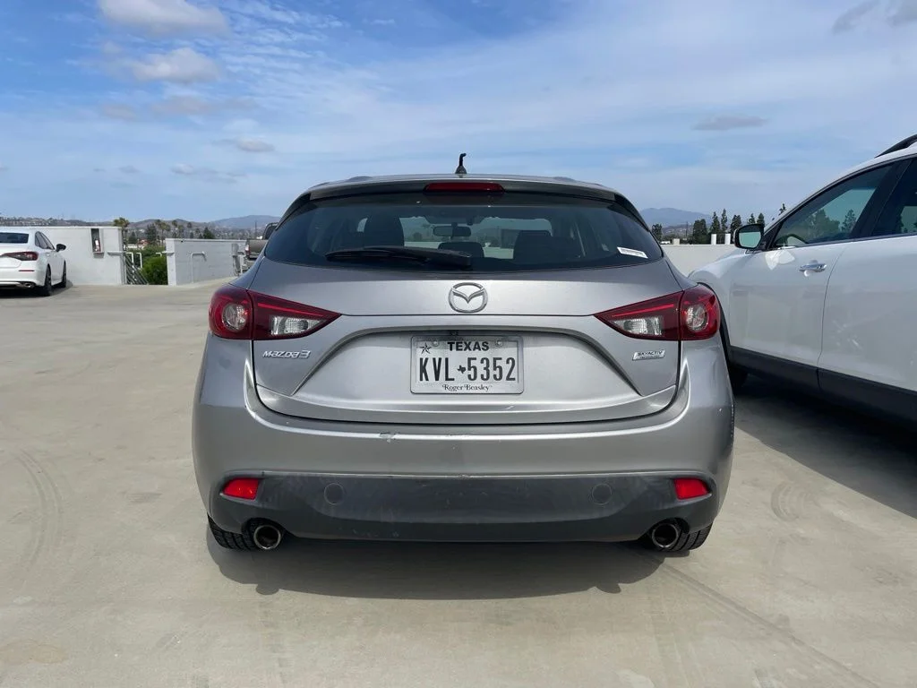 Used 2016 Liquid Silver Metallic Mazda i Sport image 3