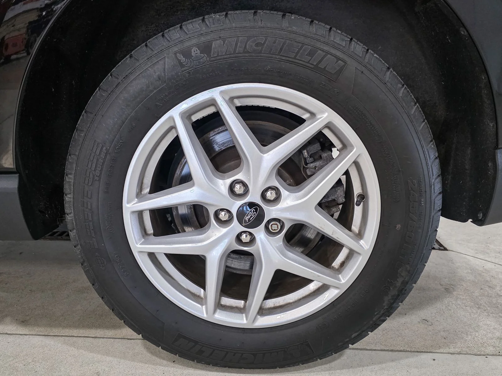 Used 2024 Agate Black Metallic Ford SEL image 18
