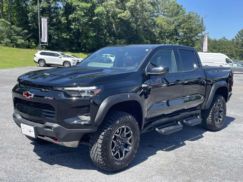 Used 2025 Black Chevrolet 4WD ZR2 image 5