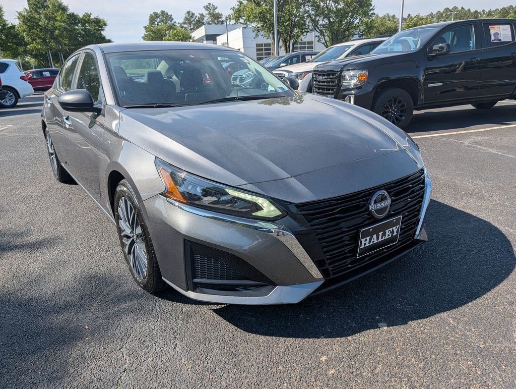 Used 2025 Gray Nissan 2.5 SV image 2