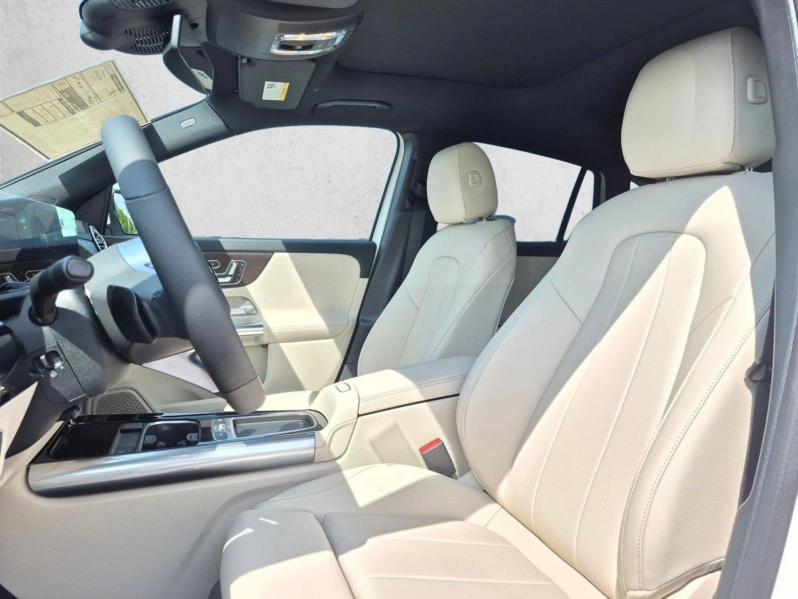 New 2026 Polar White Mercedes-Benz GLA250 image 4
