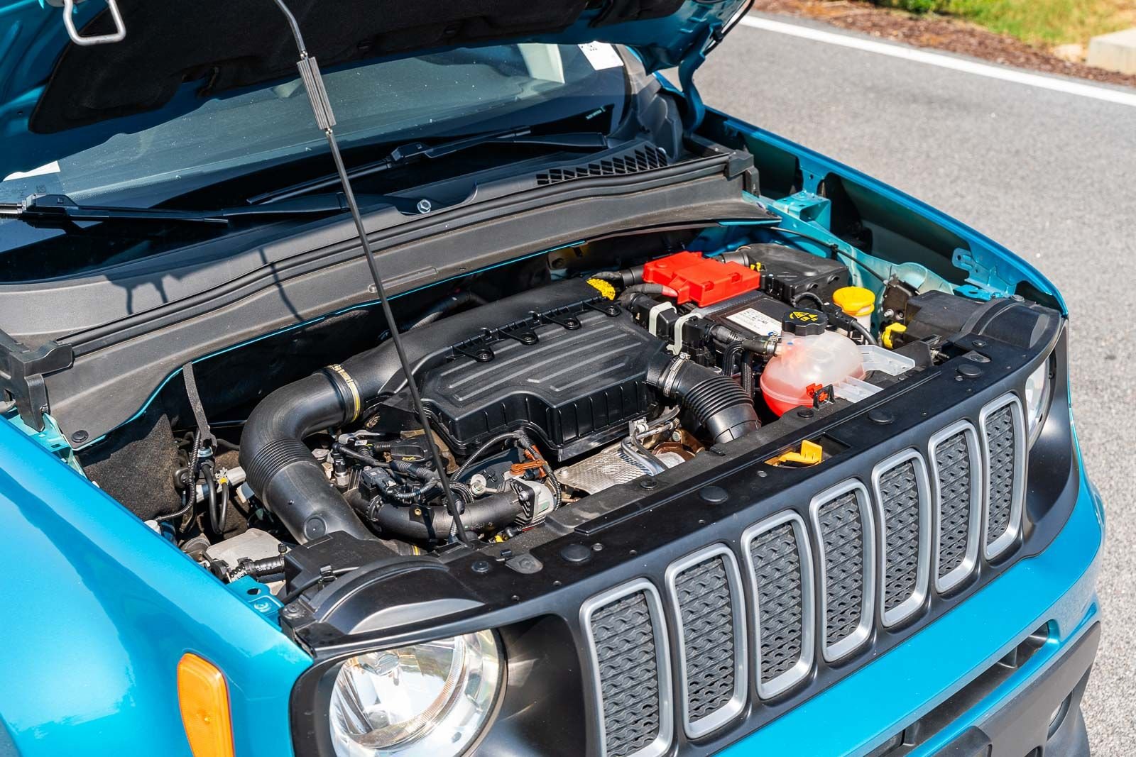 Used 2022 Teal Jeep Latitude image 20
