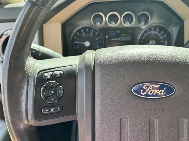 Used 2015  Ford Lariat image 26