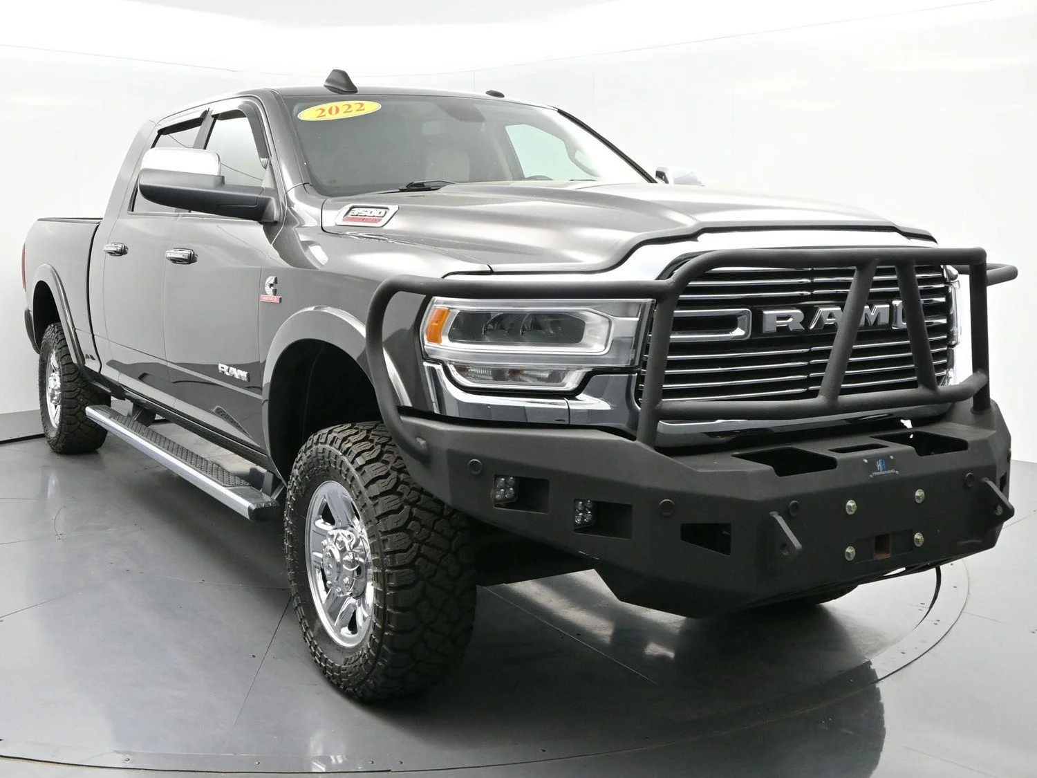Used 2022 Granite Crystal Metallic Clearcoat Ram Laramie image 2