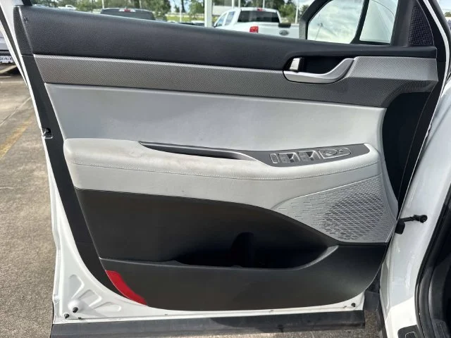 Used 2024 White Hyundai SEL image 45