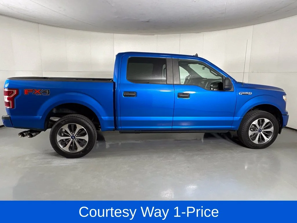 Used 2020 Blue Ford XL image 12