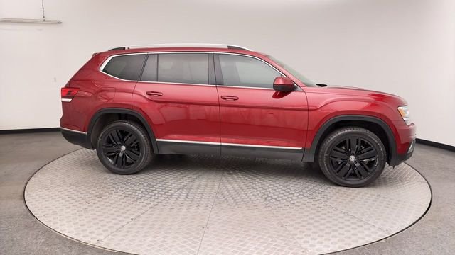 Used 2019 Red Volkswagen SEL Premium image 9