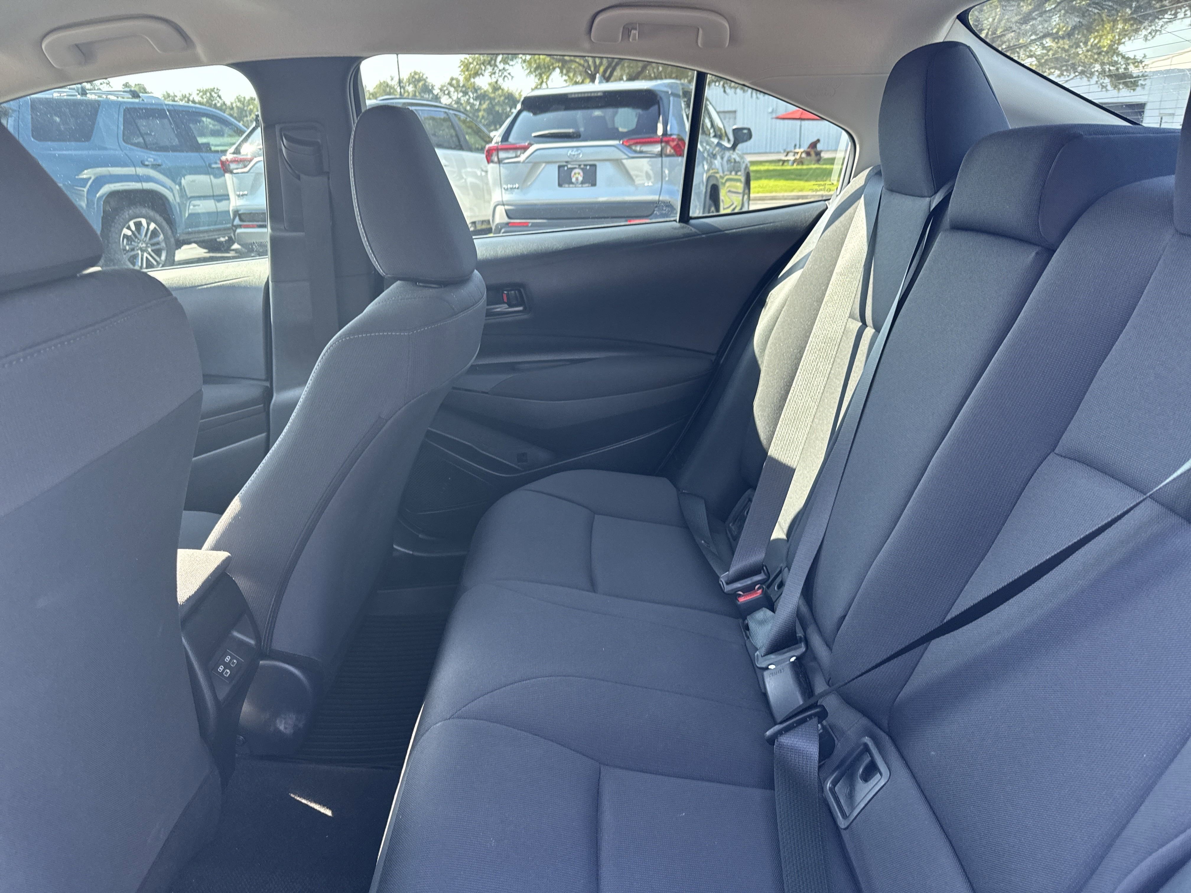Used 2025  Toyota  image 23