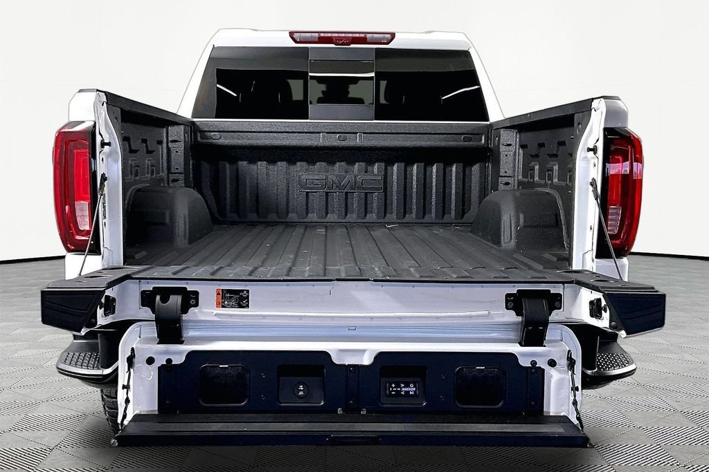 Used 2026 White GMC AT4X image 7