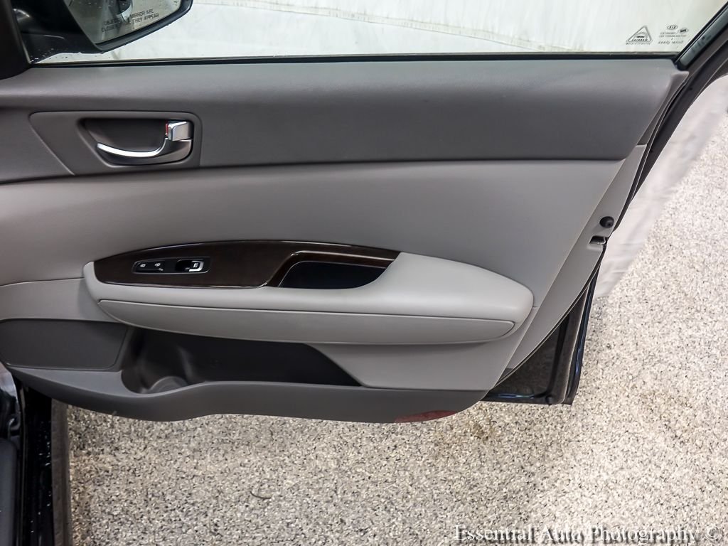 Used 2016 Ebony Black Kia EX image 22