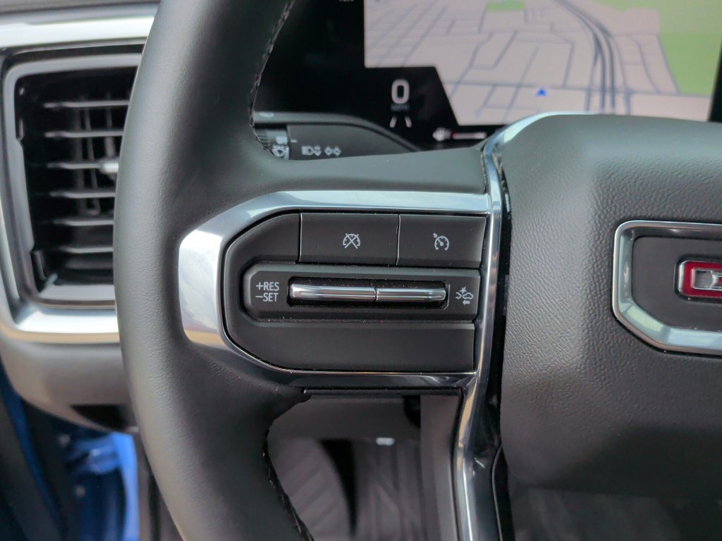 Used 2026  GMC Elevation image 17