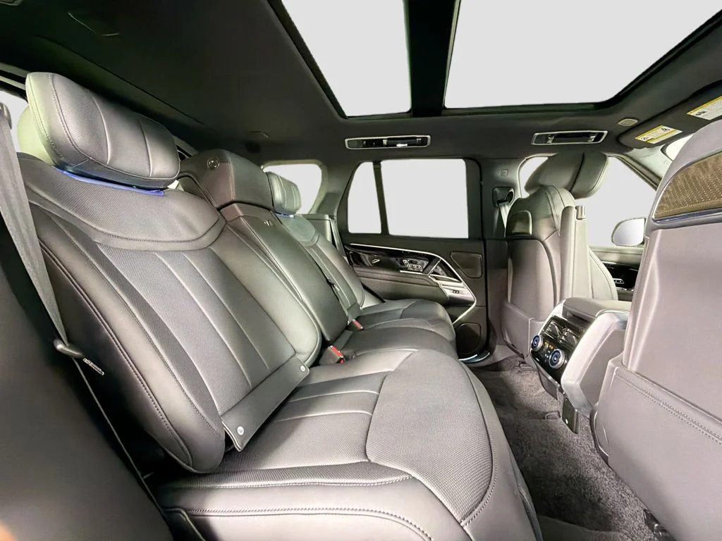 New 2026 Santorini Black Land Rover Autobiography image 29