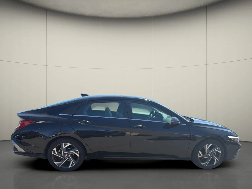 Used 2024 Black Hyundai Limited image 8