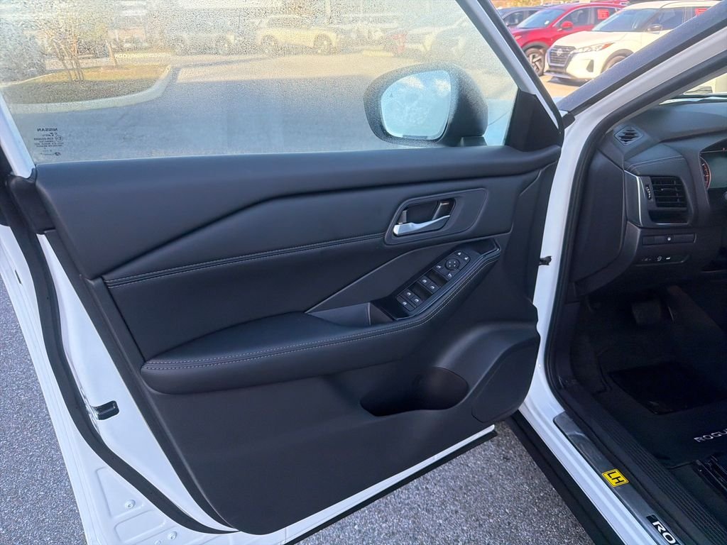 New 2026 Nissan Rogue Dark Armor 4D Sport Utility