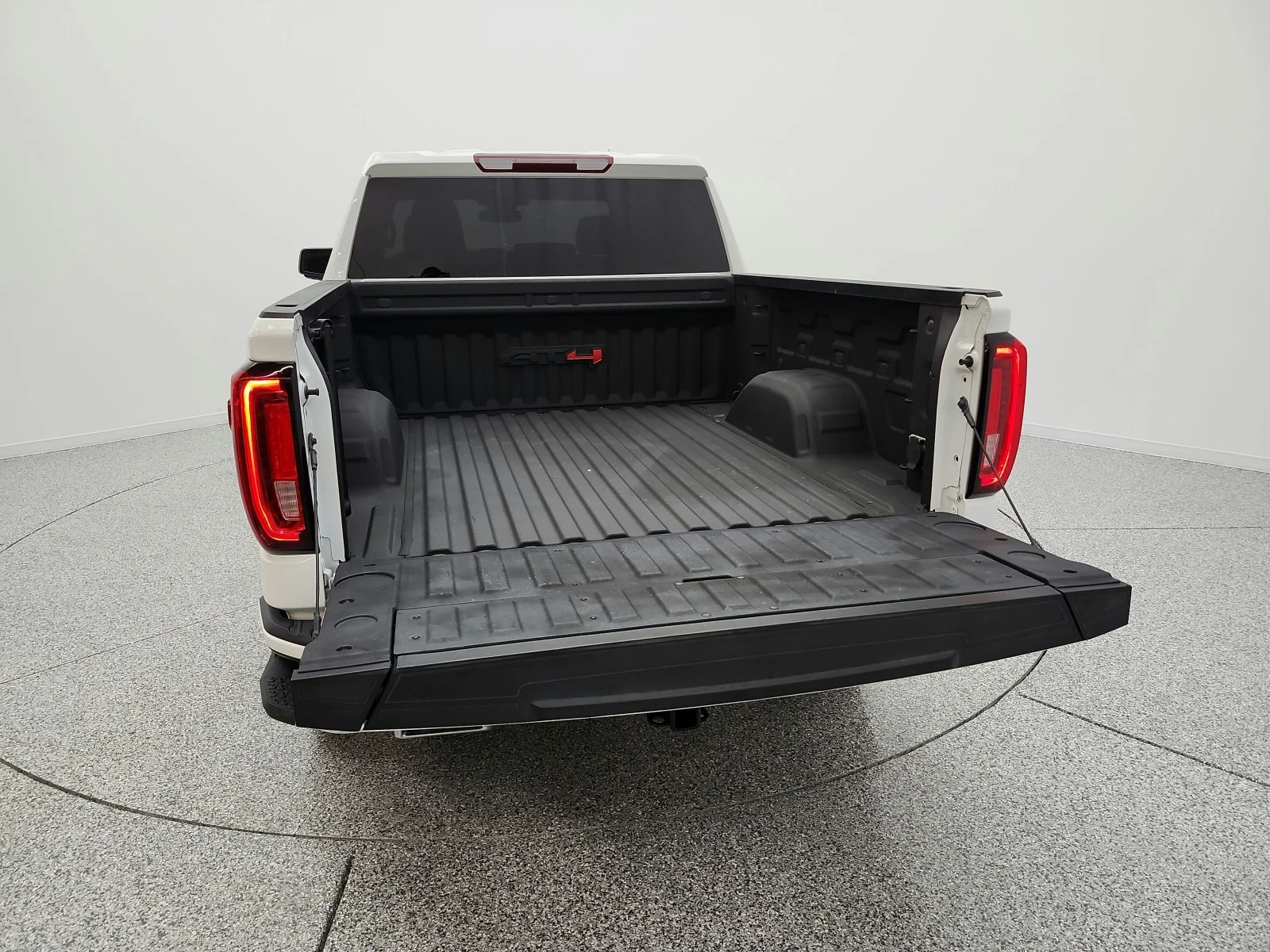 Used 2023 Summit White GMC 4WD Crew Cab 147 AT4 image 20