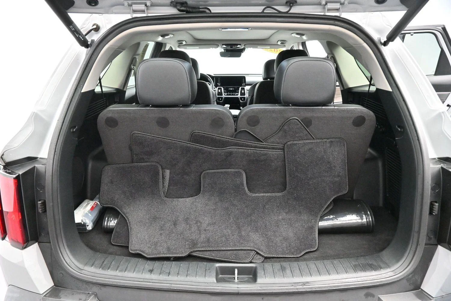 Used 2023 Wolf Gray Kia X-Line SX Prestige image 10