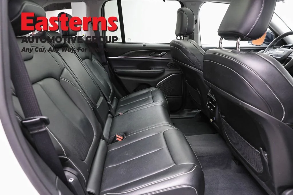 Used 2022 White Jeep 4xe image 25