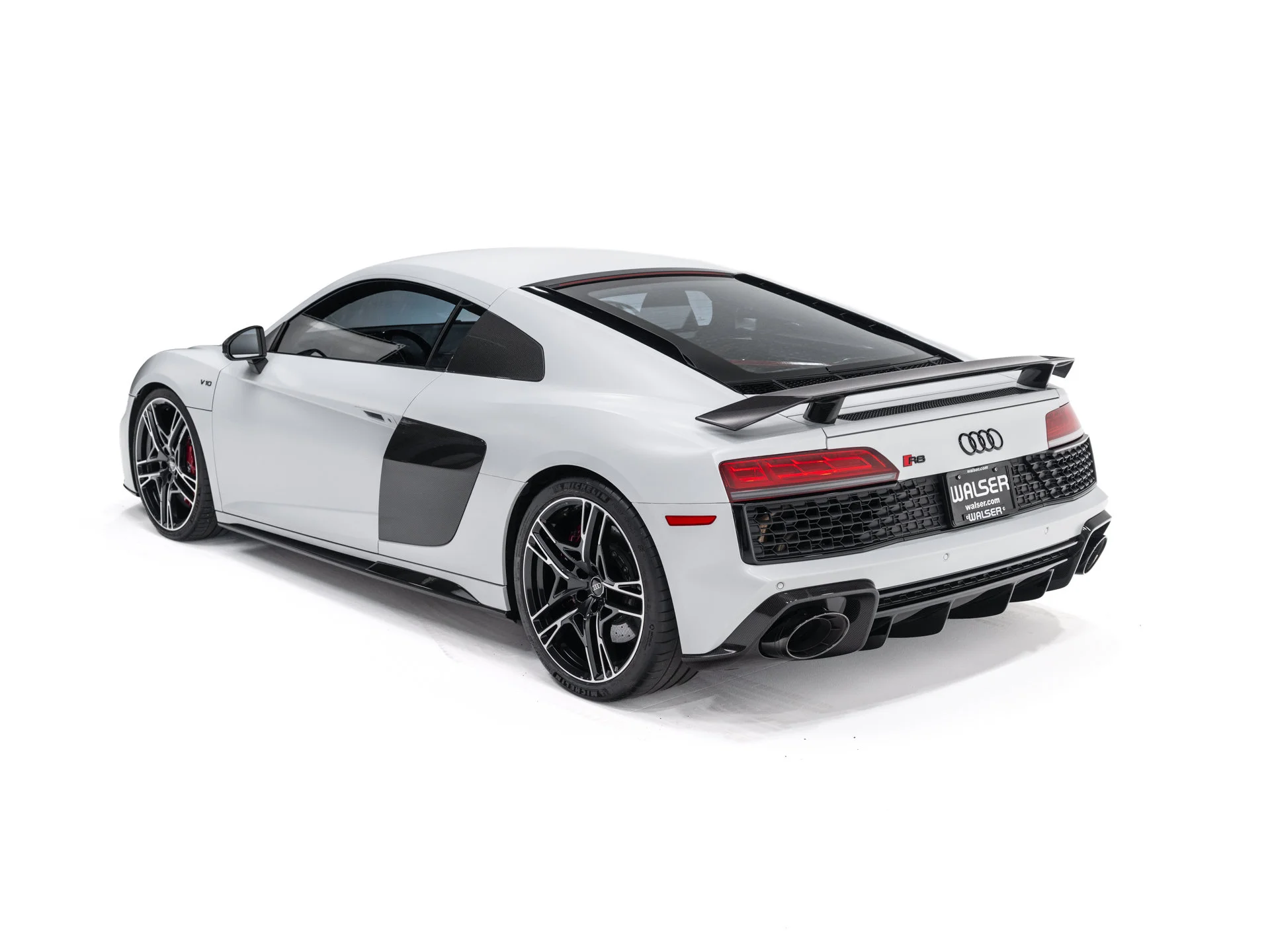 Used 2023 Suzuka Gray Metallic Audi V10 performance image 3