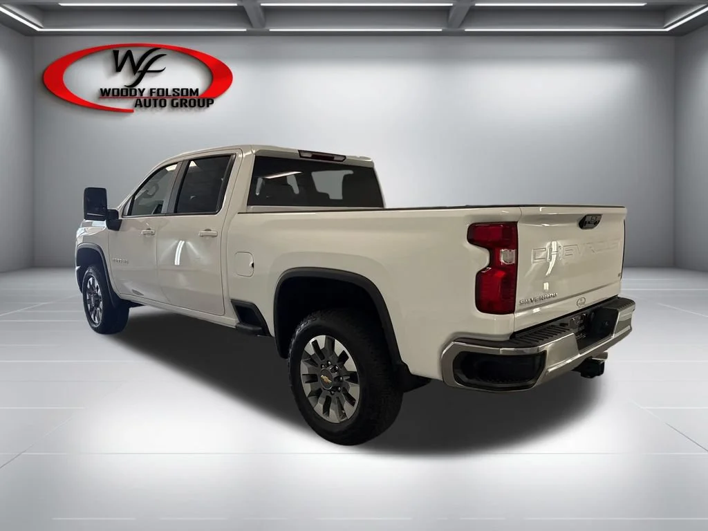 New 2026 Summit White Chevrolet LT image 8