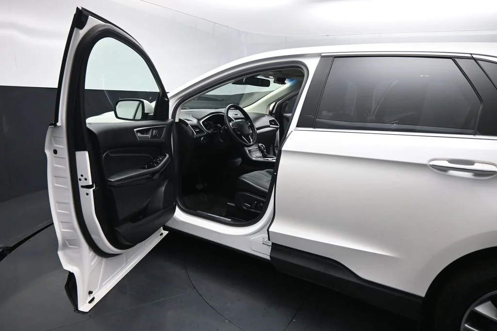 Used 2018 White Ford Titanium image 8