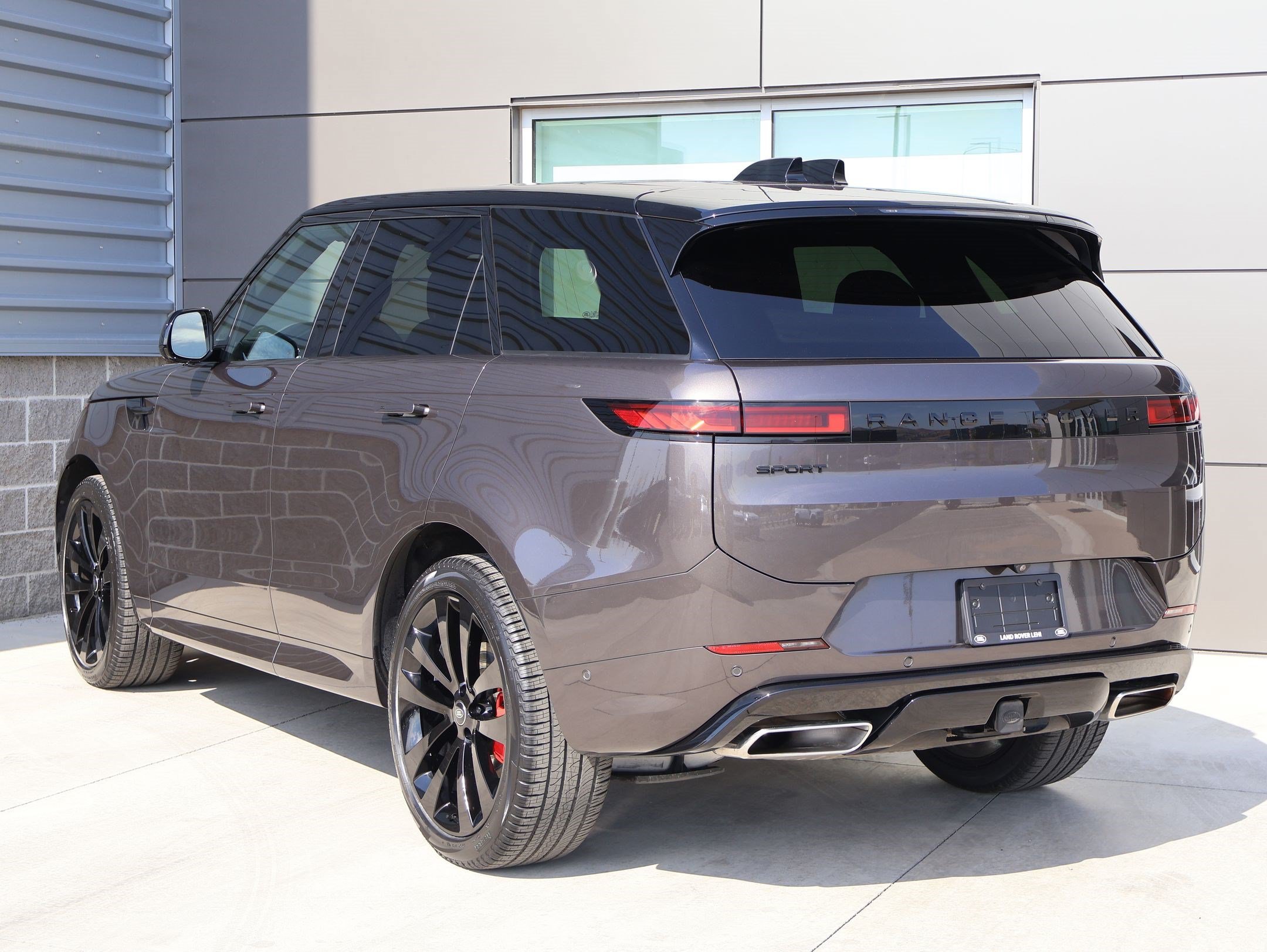 Used 2025 Charente Grey Prem Met Land Rover Dynamic SE image 8