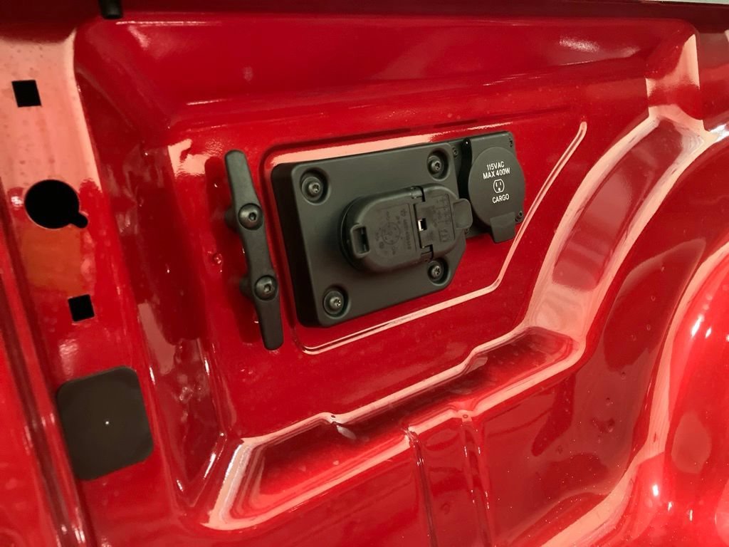 New 2026 Molten Red Pearl-Coat Exterior Paint RAM Tradesman image 26