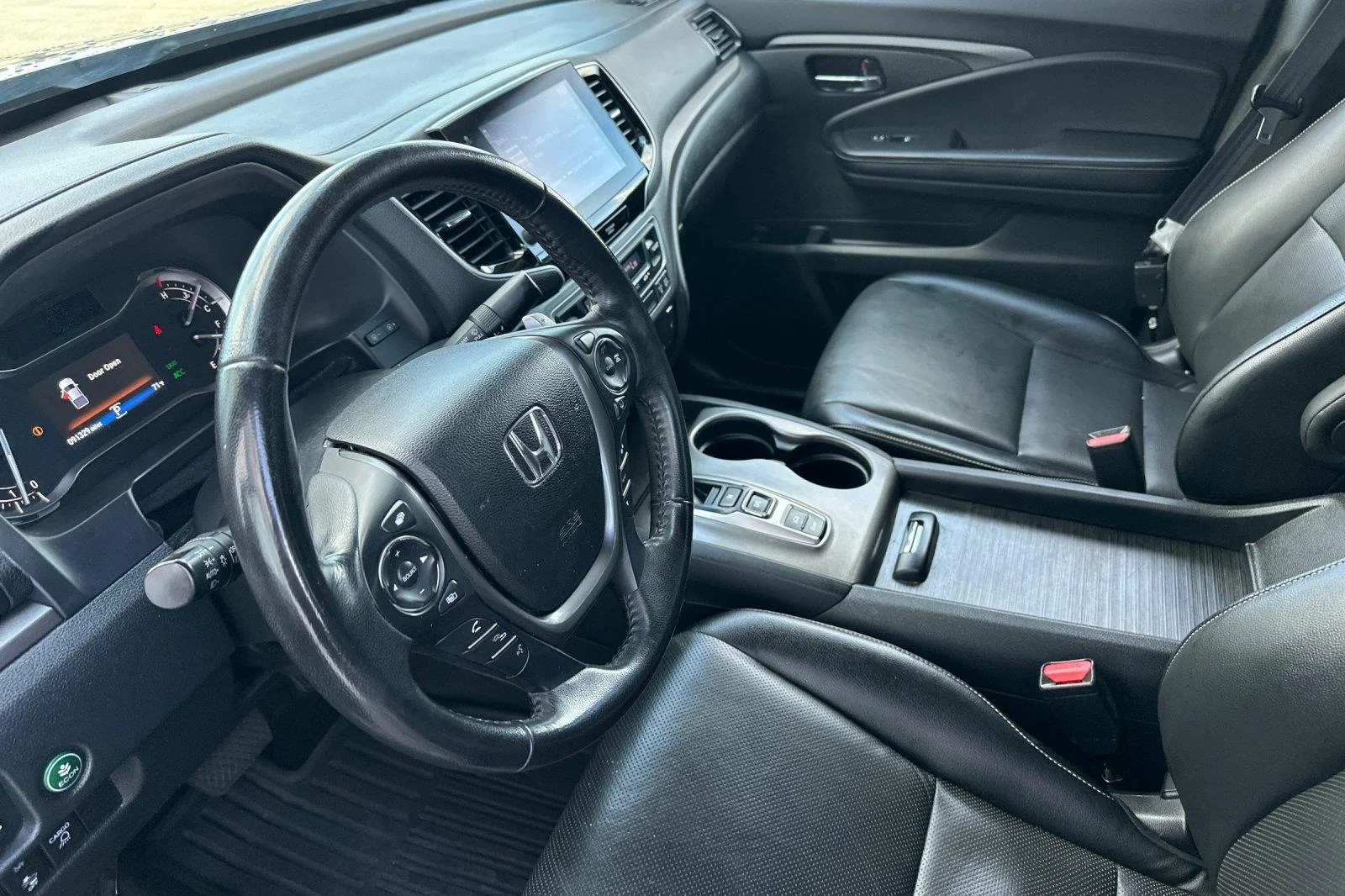 Used 2023 Lunar Silver Metallic Honda RTL image 10