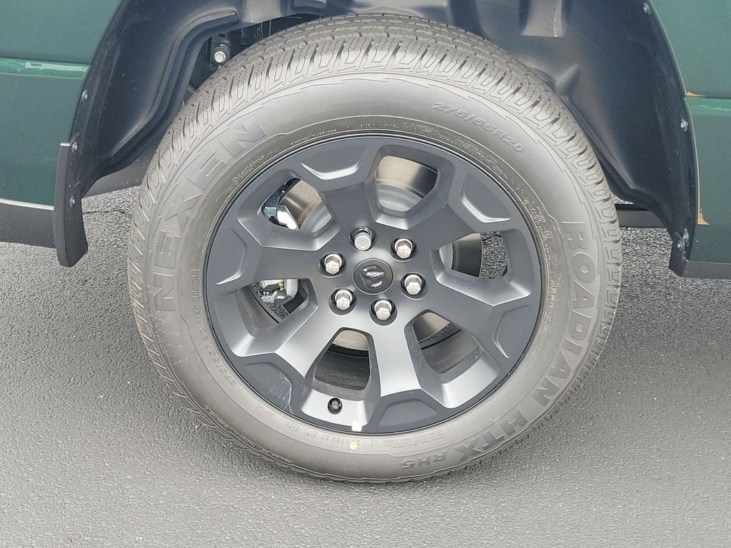 New 2026 Serrano-Green Metallic Exterior Paint RAM BLACK EXPRESS EDITION image 5