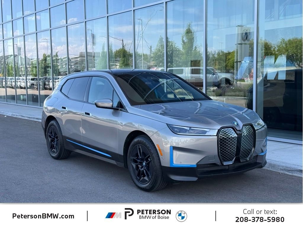 Used 2024 Gray BMW xDrive50 image 7