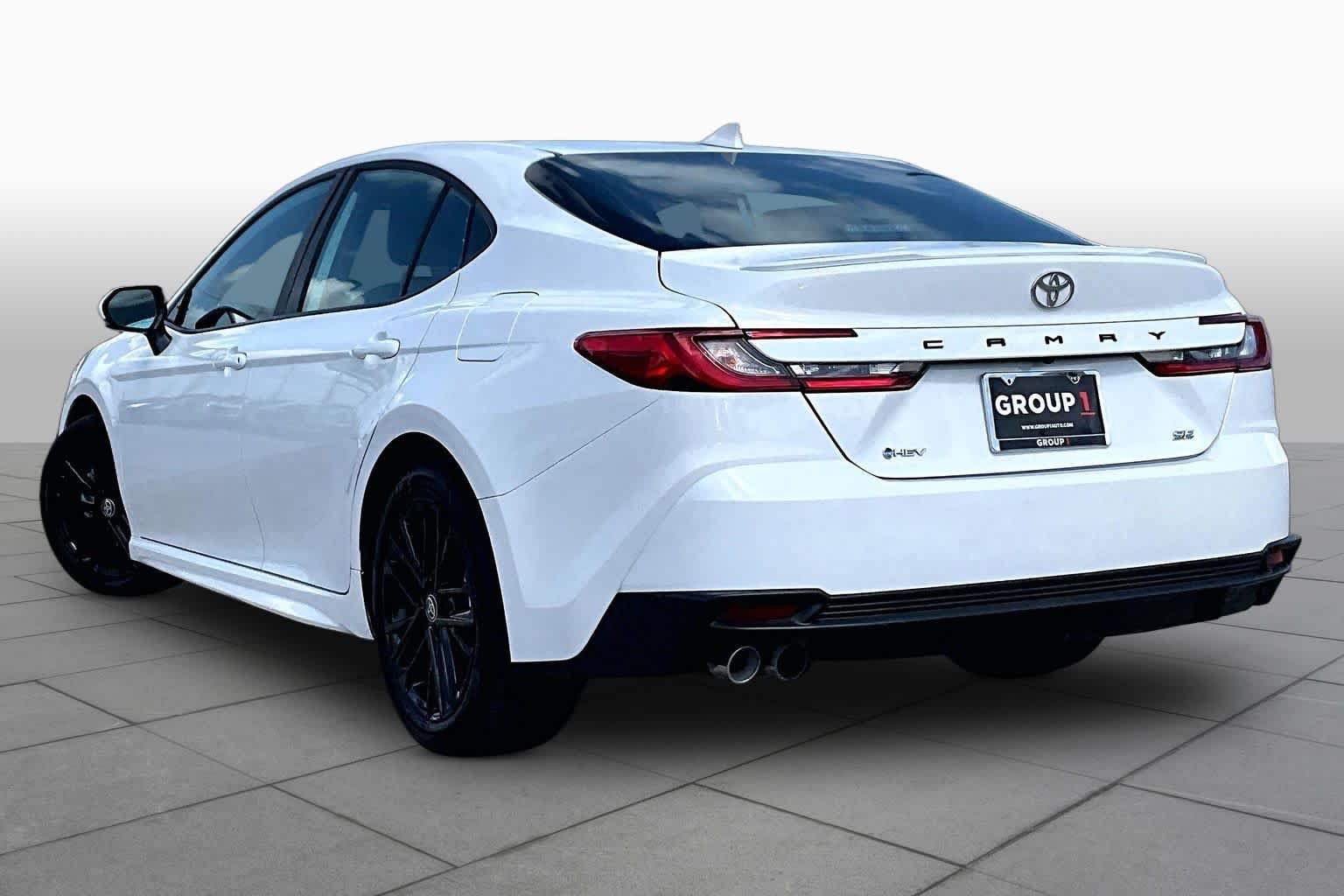 Used 2026 Ice Cap Toyota SE image 12