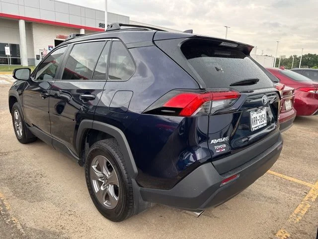 Used 2024  Toyota XLE image 3