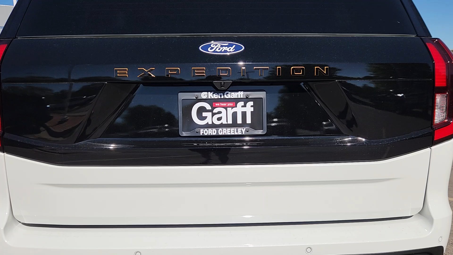 New 2027 Star White Metallic Tri-Coat Ford Tremor image 41