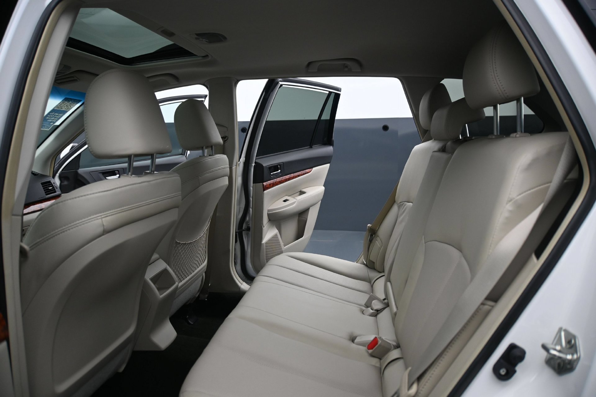 Used 2012 Satin White Pearl Subaru 2.5i image 16