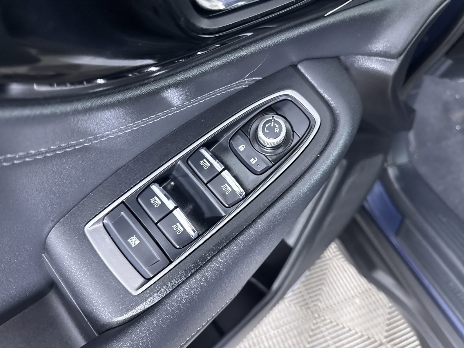 2025 Subaru Outback Limited - Photo 14