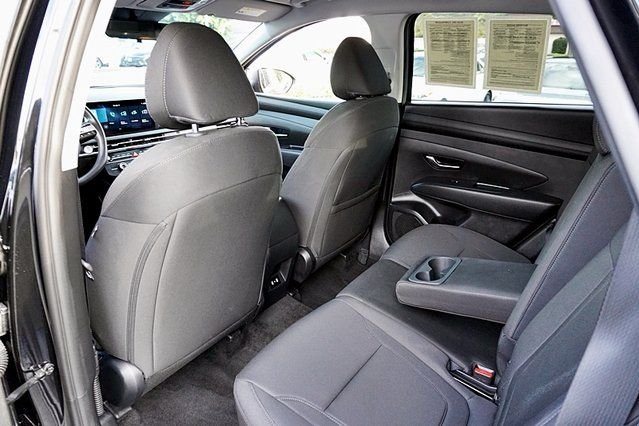 Used 2025 Black Hyundai SE image 17