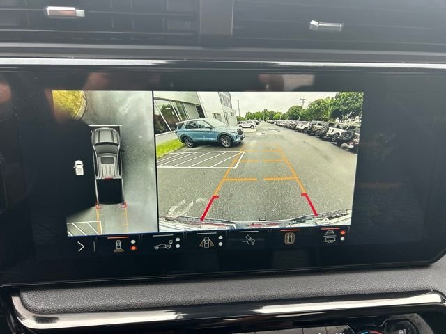 Used 2025 White GMC AT4 image 42