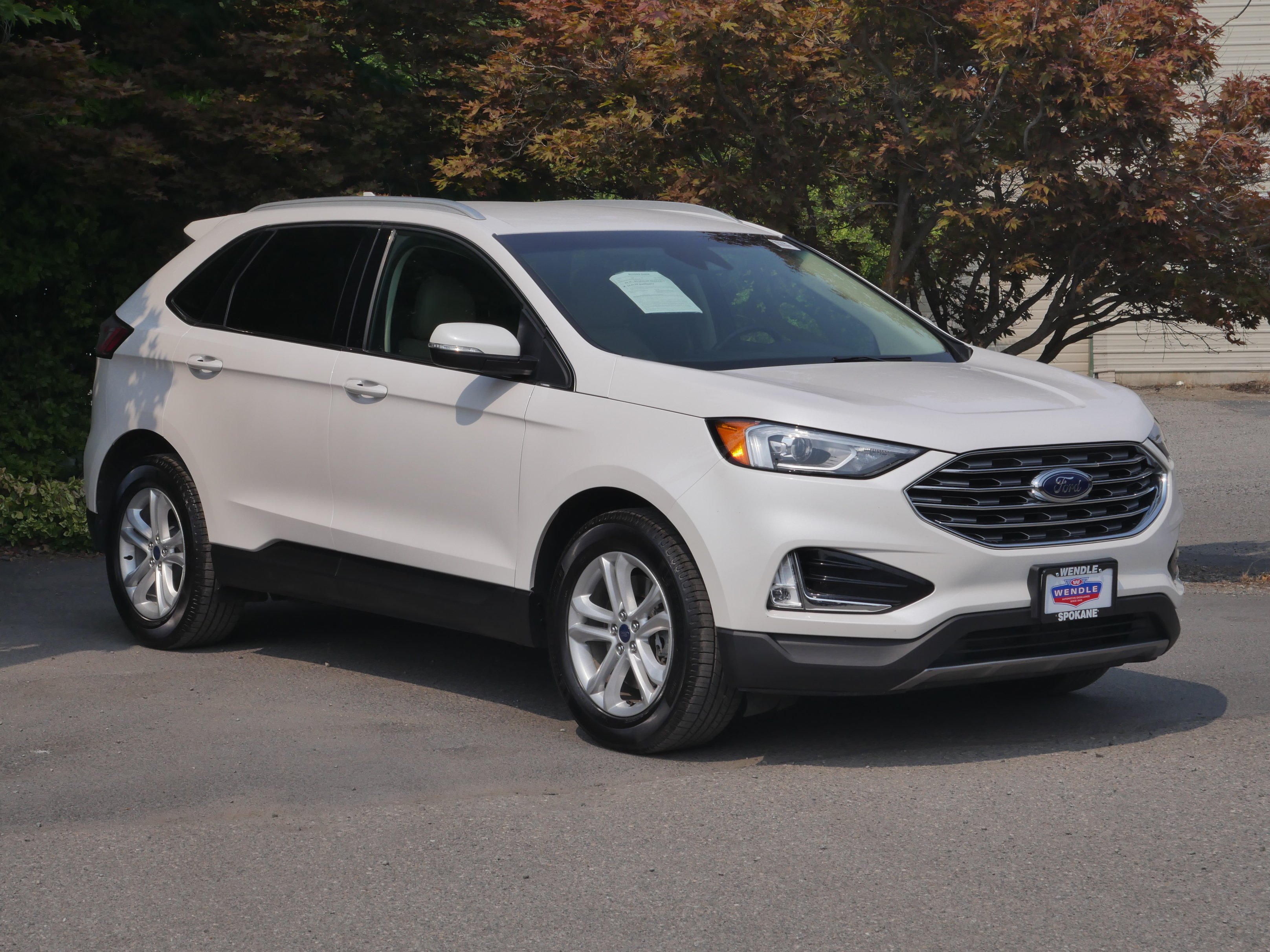 Used 2019 White Platinum Clearcoat Metallic Ford SEL image 32