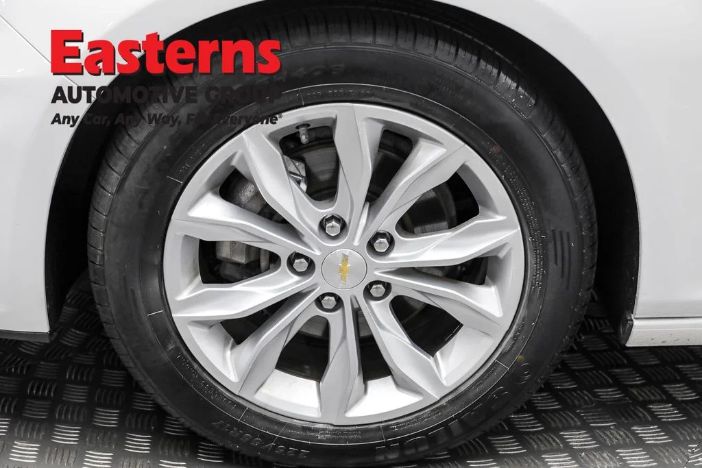 Used 2022 White Chevrolet LT image 30
