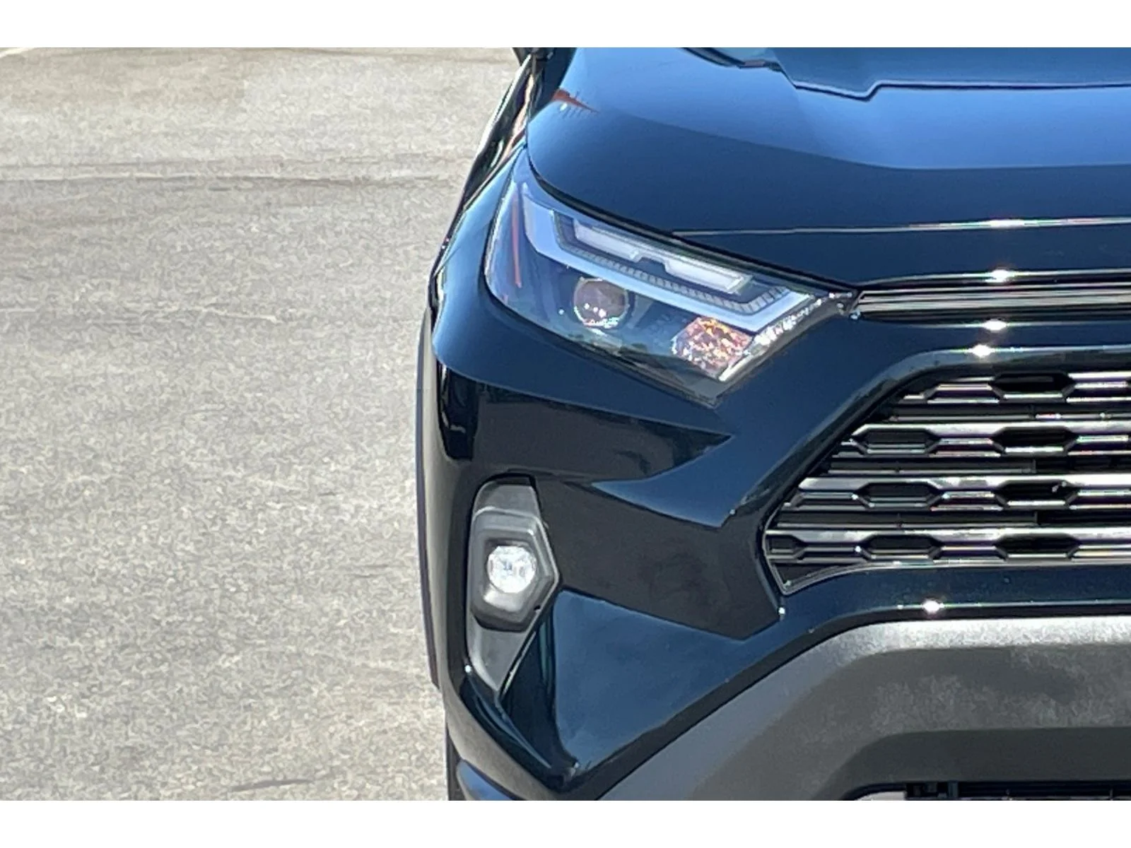 Used 2024 Midnight Black Metallic Toyota Hybrid XLE Premium image 45