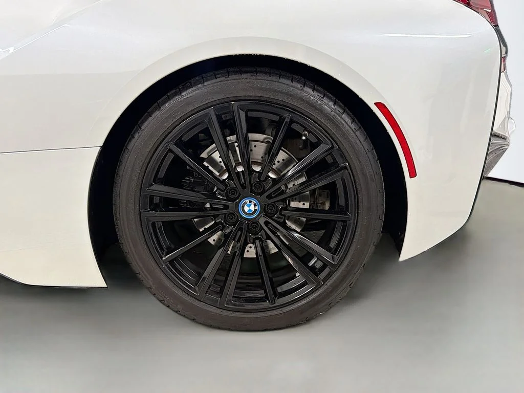 Used 2019 Crystal White Pearl BMW Base image 32