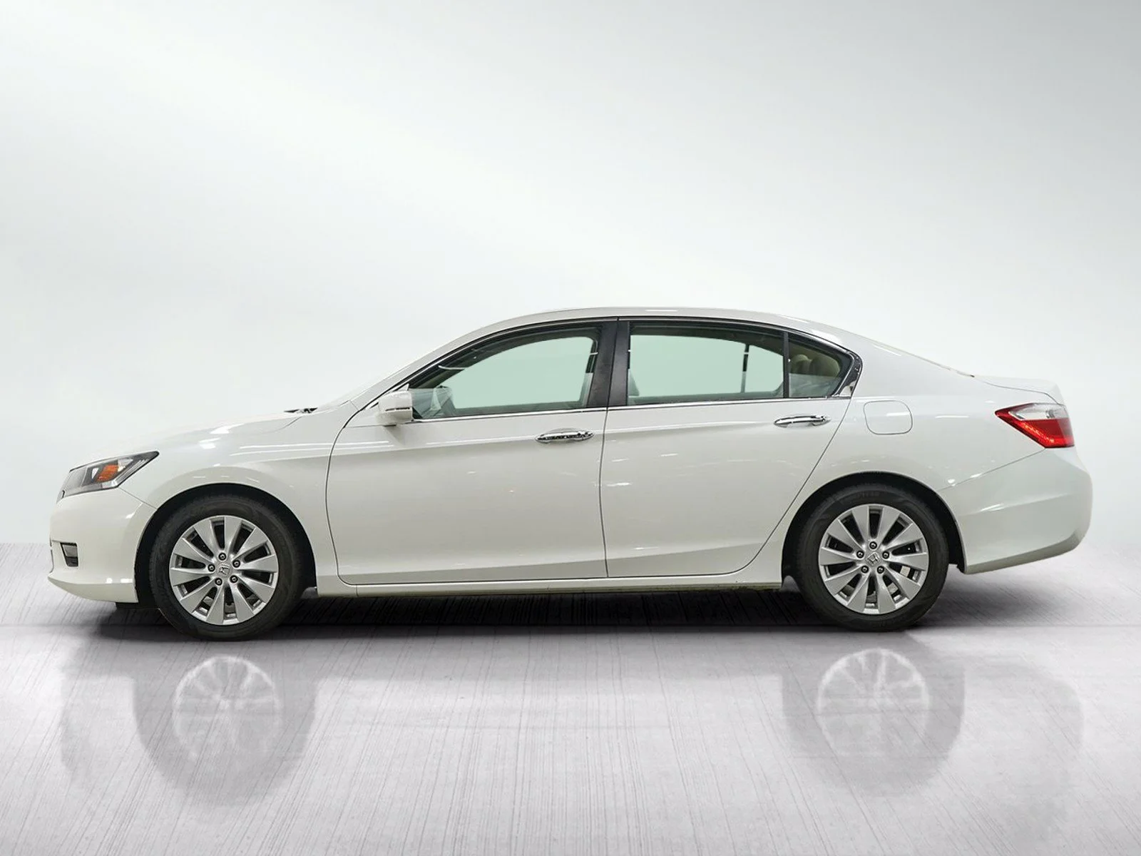 Used 2014 Honda Accord EX-L with VIN 1HGCR2F87EA079679 for sale in Burnsville, Minnesota