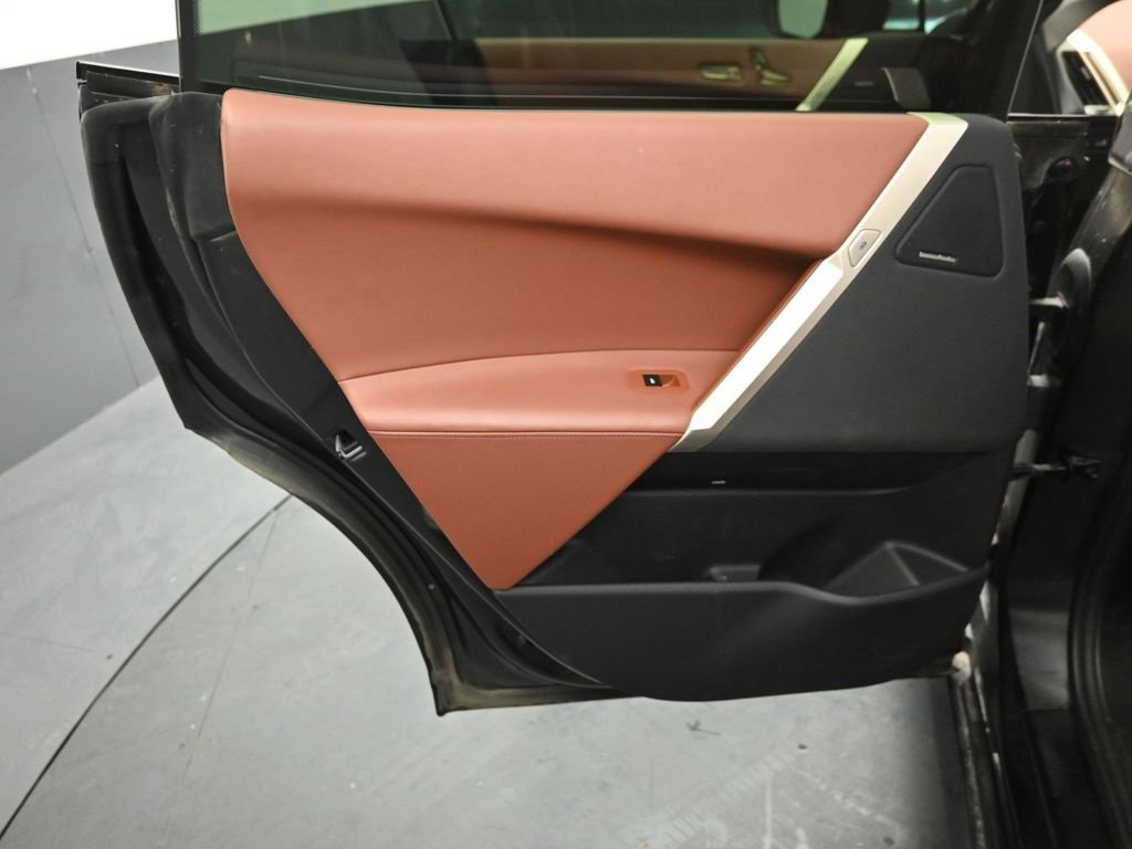 2023 BMW IX - Image 24
