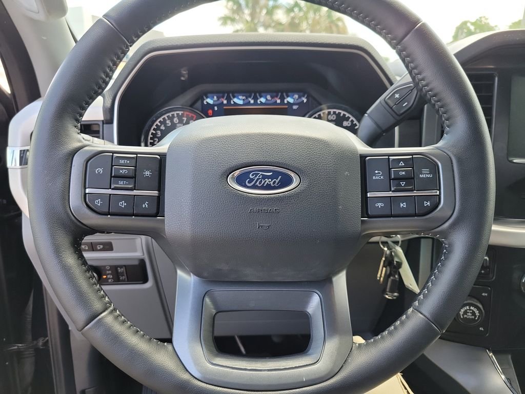 Used 2022 Blue Ford XLT image 18