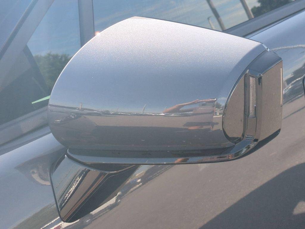 New 2027 Gray Hyundai Blue SEL 7P image 12