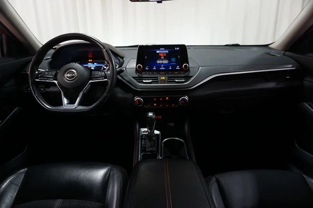 Used 2023 Red Nissan 2.5 SR image 6